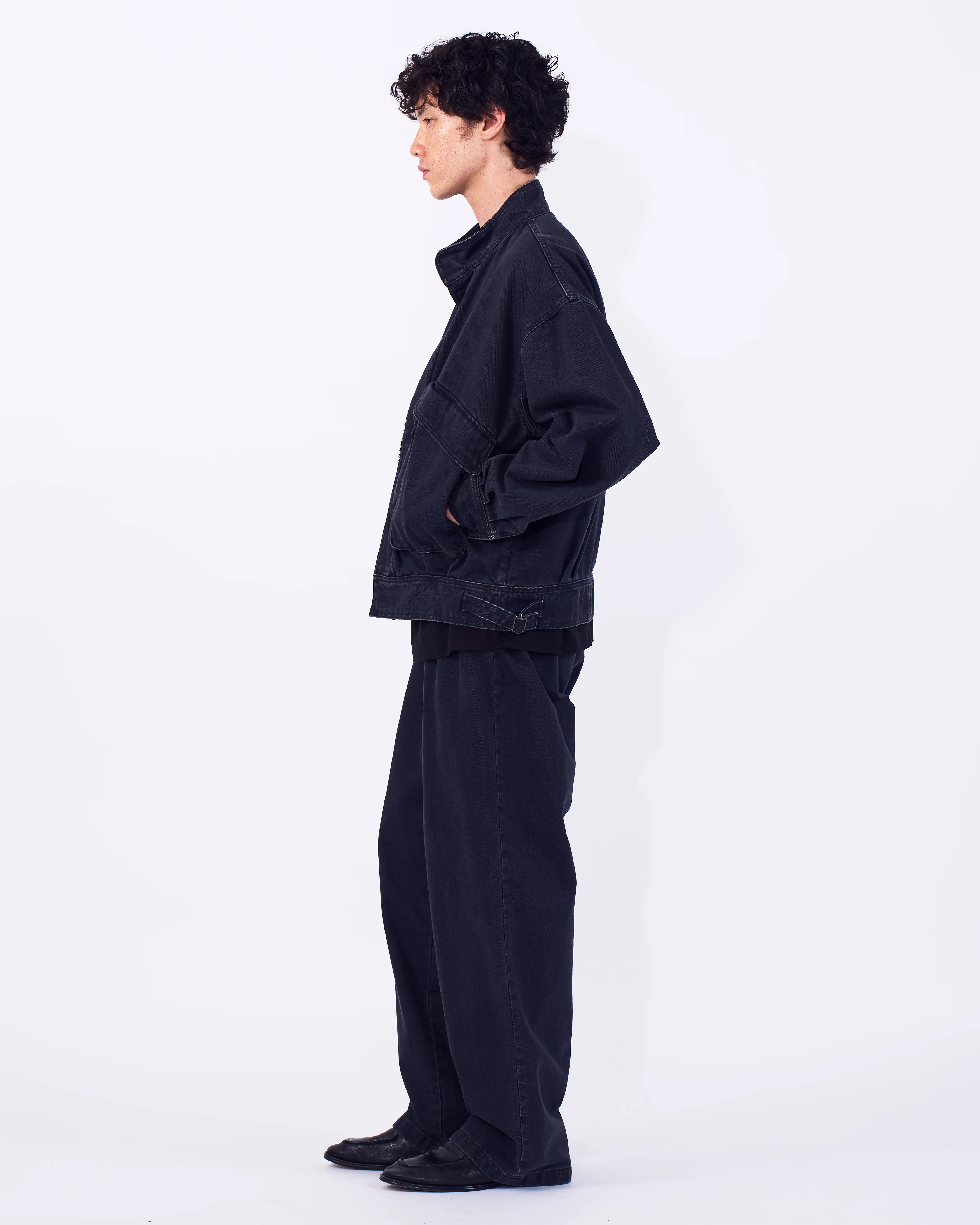 Suface Dyed Denim 1pleated Wide Tapered Trousers - Image 11