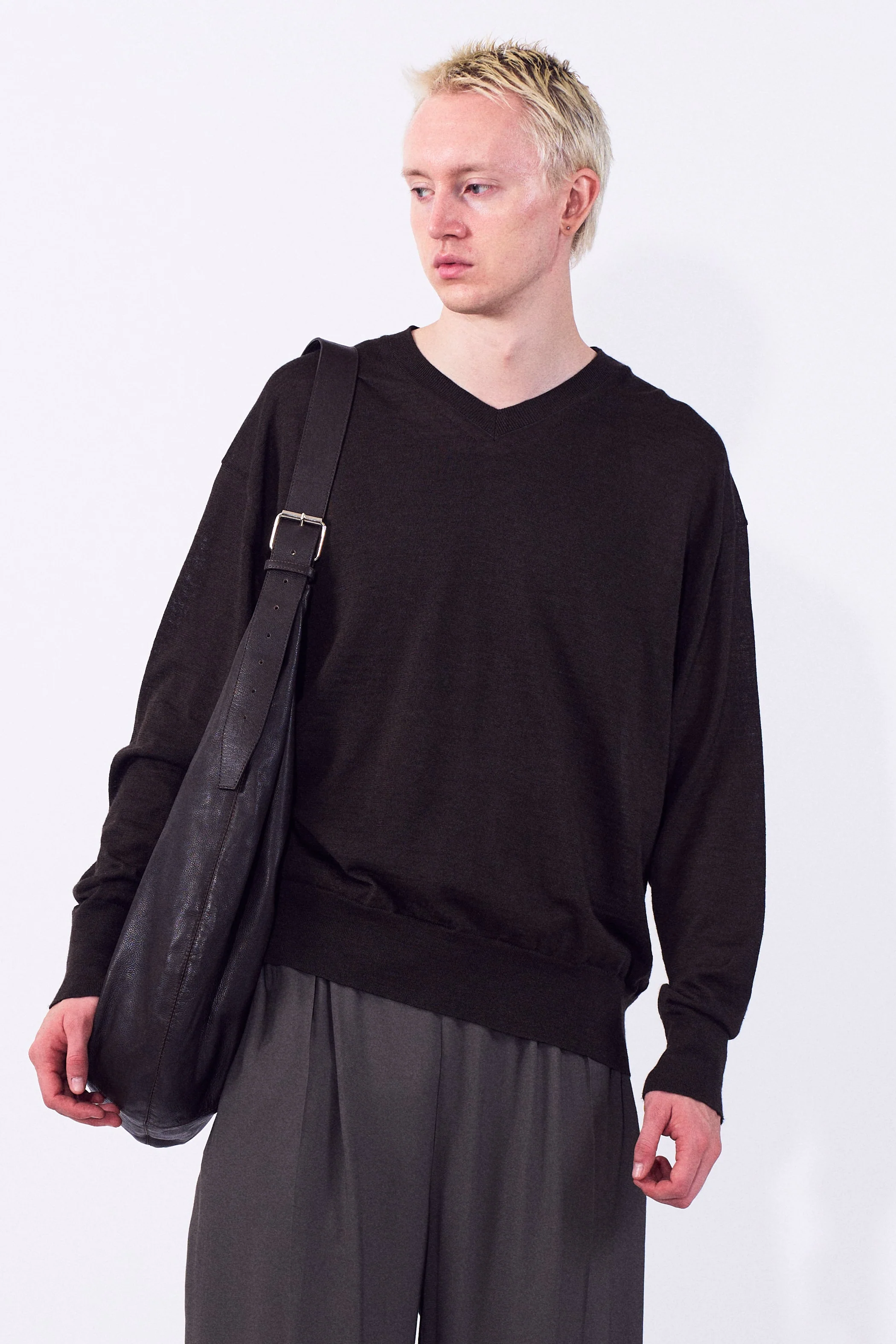 Carf Leather Circle Bag - Image 6