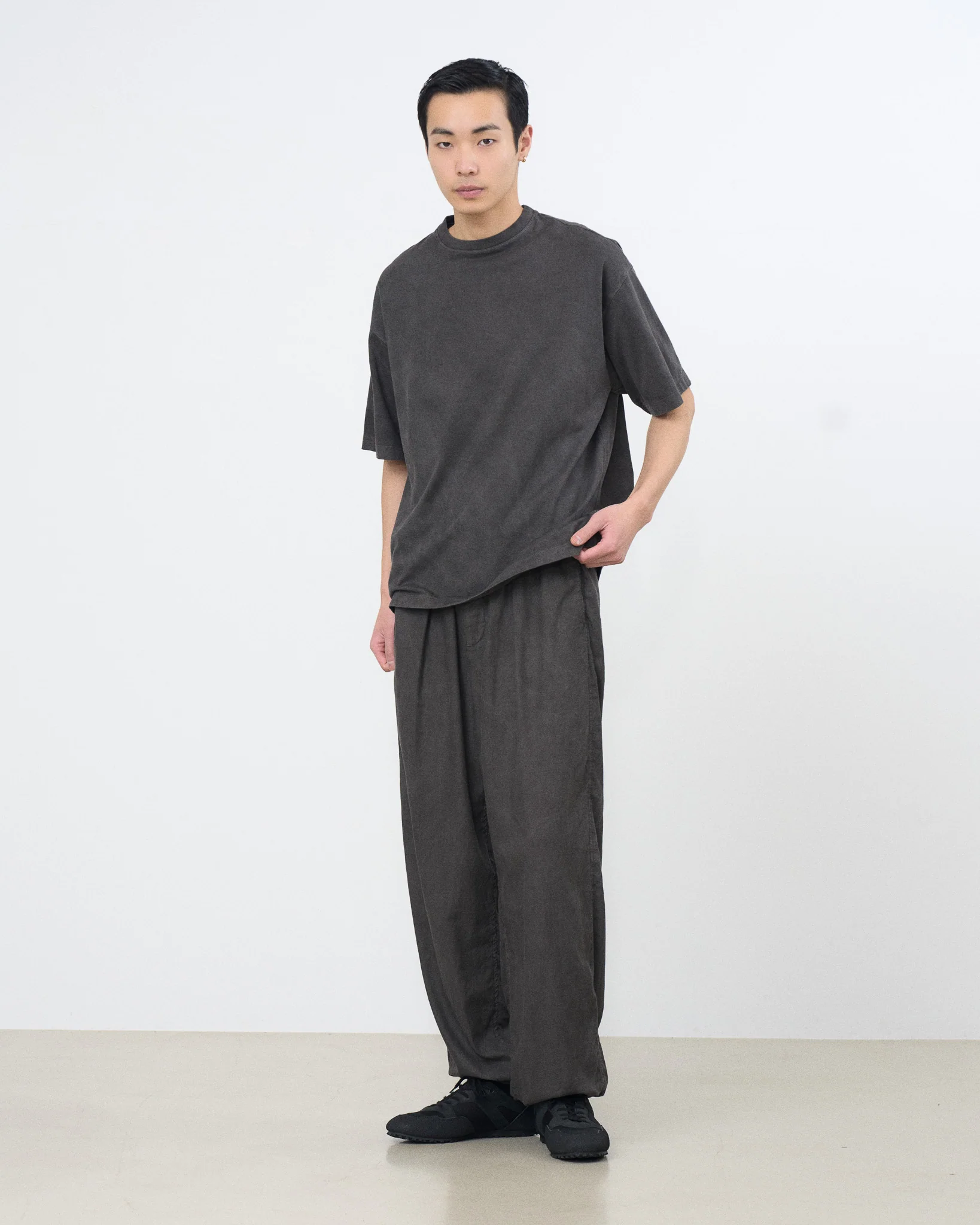 40/2 Organic Cotton Garment-Dyed YOKE T-shirt - Image 8