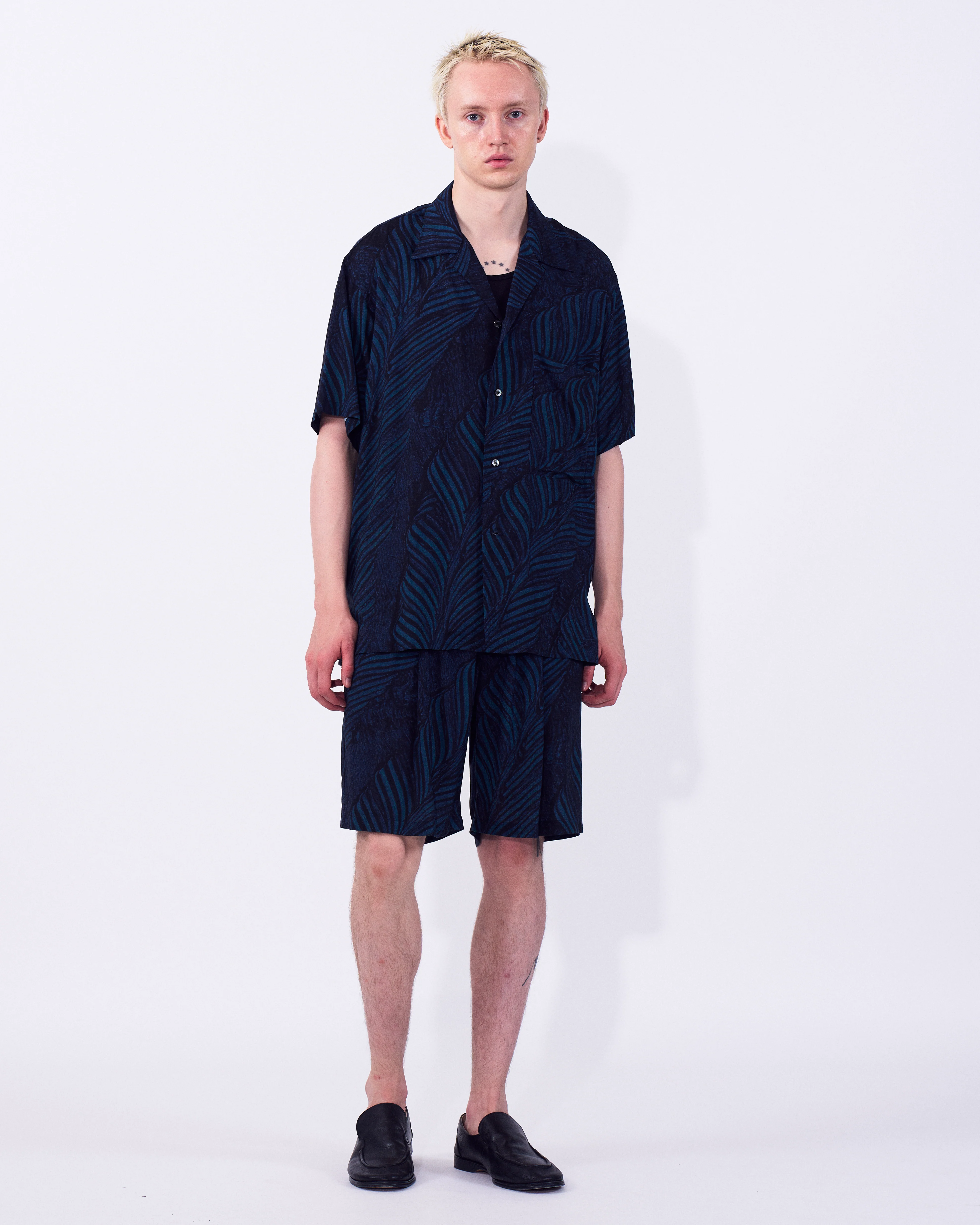 Leaf Pattern Printed Rayon 2Pleated Easy Shorts - Image 6