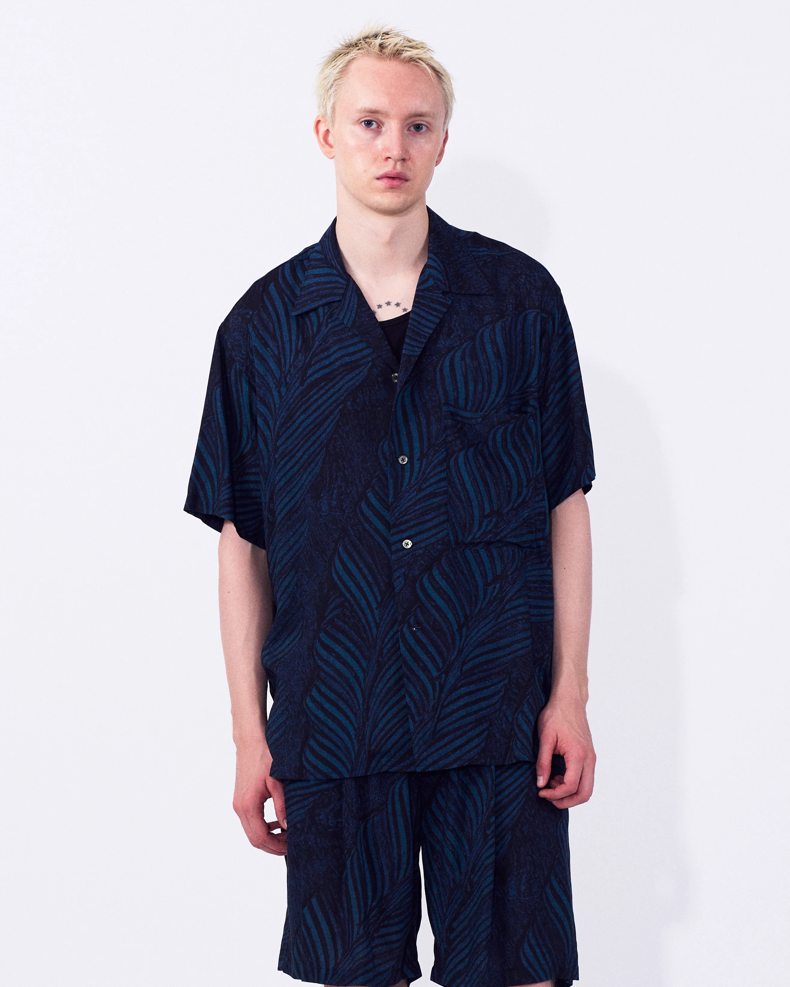Leaf Pattern Printed Rayon Open Collar Shirt - Image 7