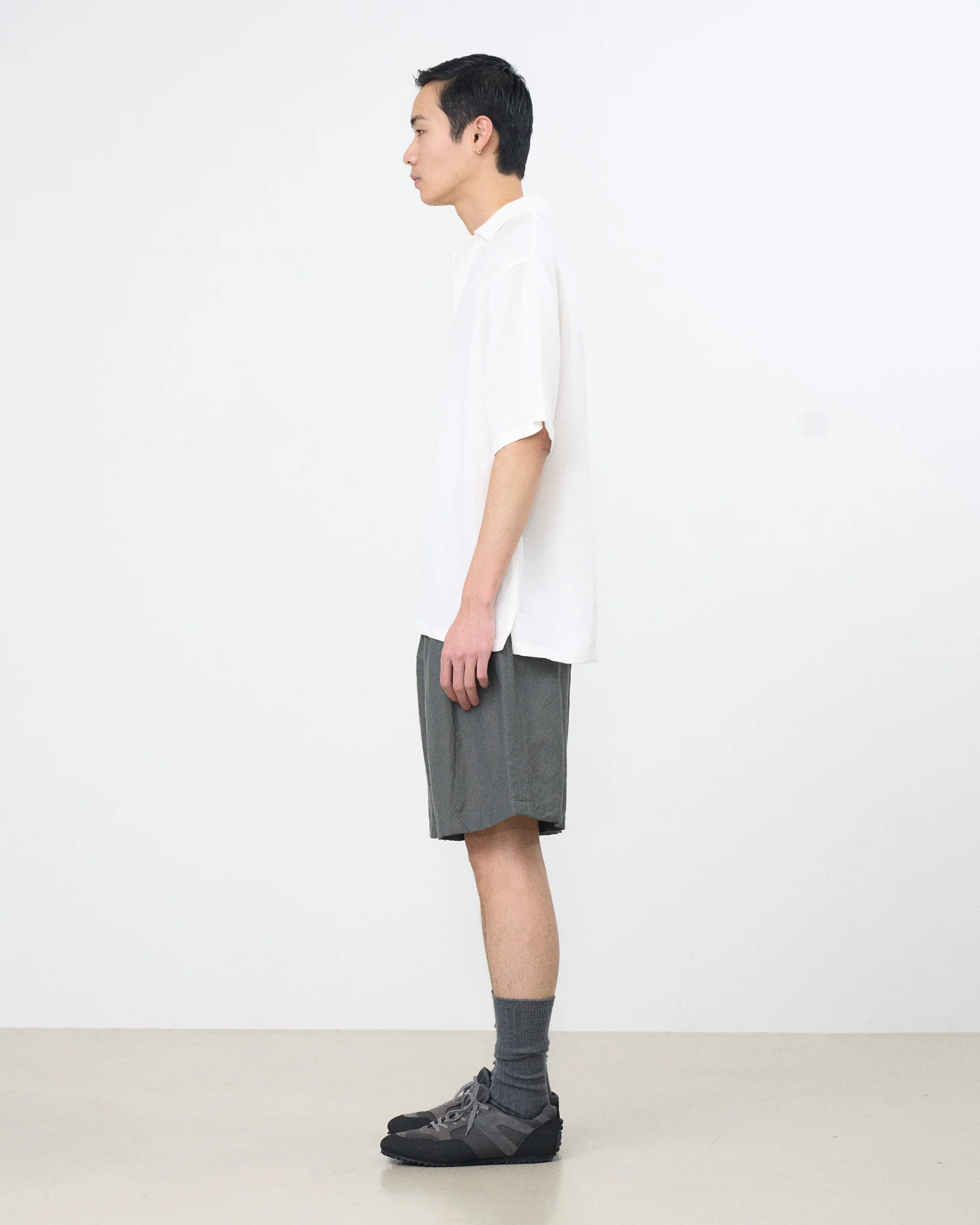 Wool Linen Weather Cloth 3pleated Shorts - Image 4